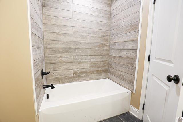 205 Clover Crescent # 33, Paducah, KY 42003