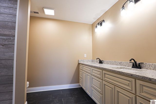 205 Clover Crescent # 33, Paducah, KY 42003