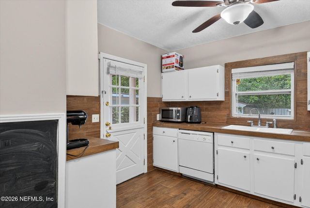 3718 PEACH Drive, Jacksonville, FL 32246