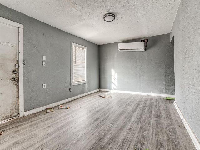 700 SE 49th Street, Oklahoma City, OK 73129