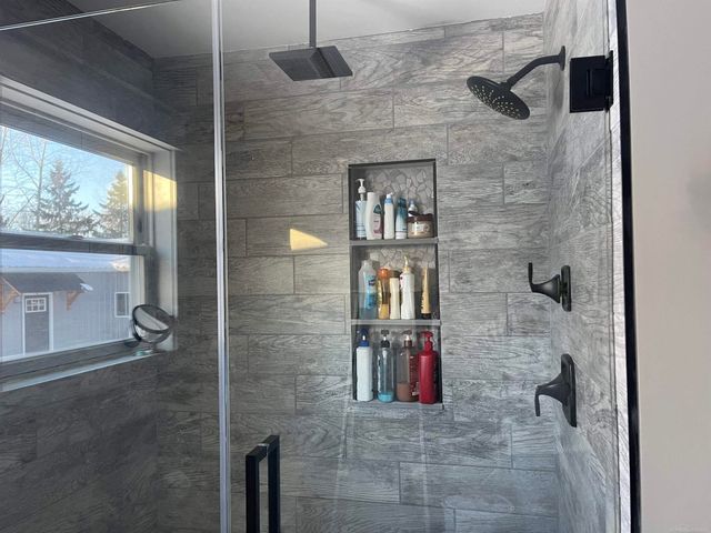 8020 Linden Drive, Almont Twp, MI 48003