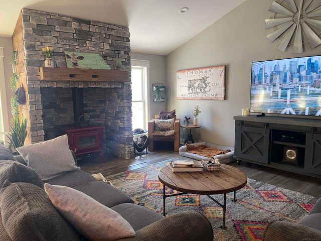 8020 Linden Drive, Almont Twp, MI 48003