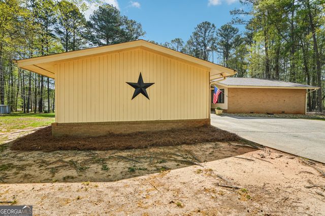 121 Cannongate Circle, Sharpsburg, GA 30277