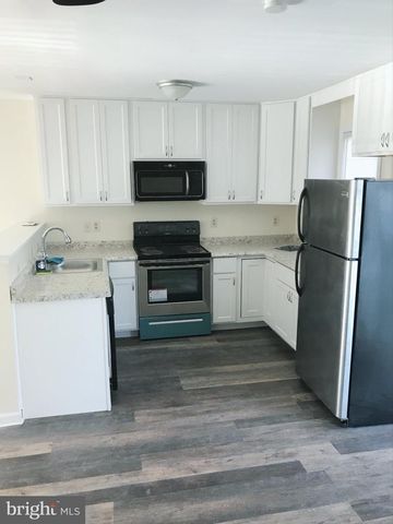 9 STARK CT, Newark, DE 19702
