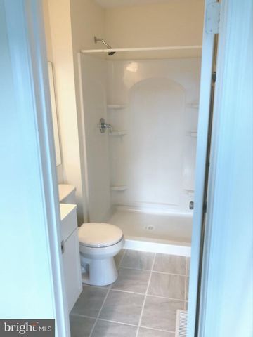 9 STARK CT, Newark, DE 19702