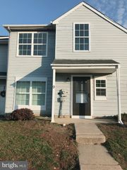 9 STARK CT, Newark, DE 19702