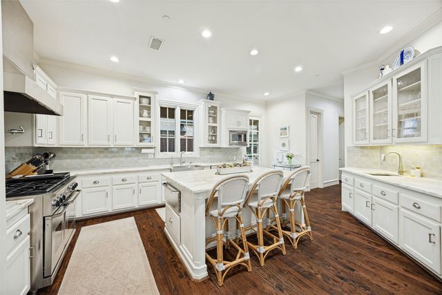 6523 Brookshire Drive, Dallas, TX 75230