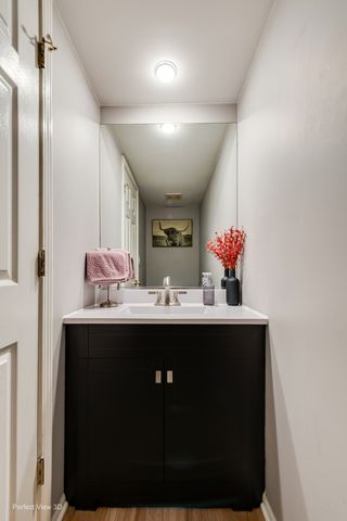 1860 Tamahawk Lane, Naperville, IL 60564