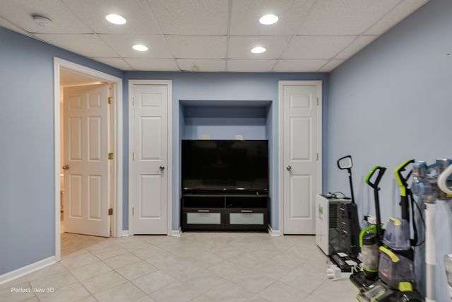 1860 Tamahawk Lane, Naperville, IL 60564