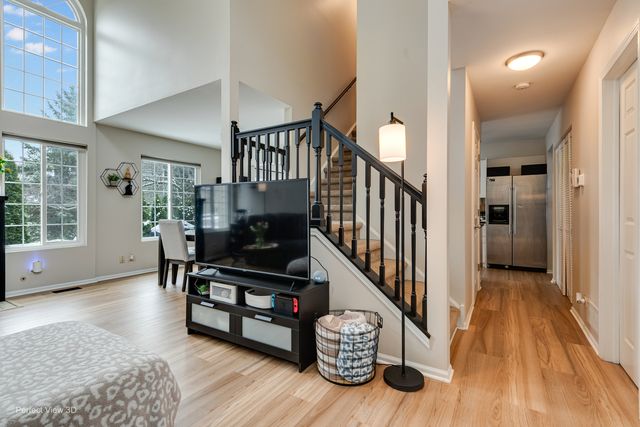 1860 Tamahawk Lane, Naperville, IL 60564