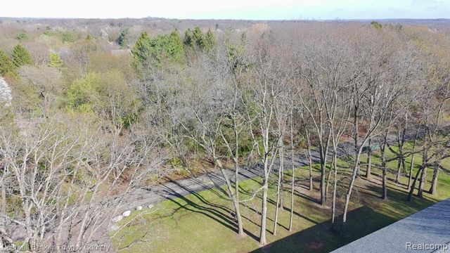 5084 Kintyre Lane, Brighton, MI 48116