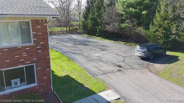 5084 Kintyre Lane, Brighton, MI 48116
