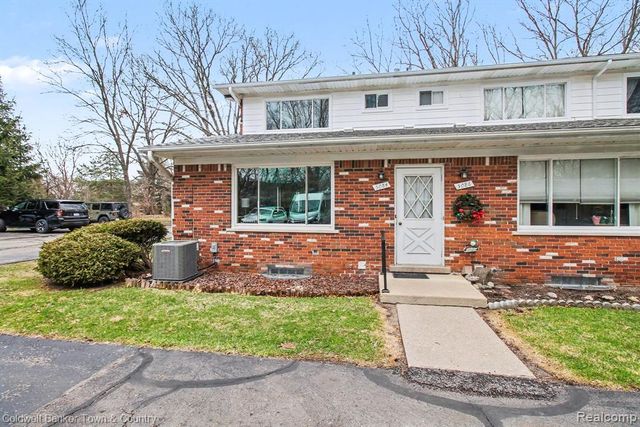 5084 Kintyre Lane, Brighton, MI 48116