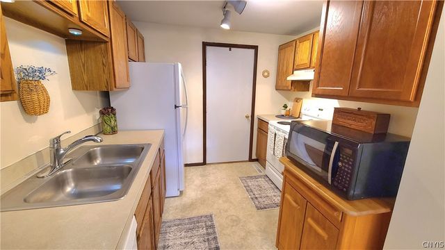 128 Sudbury Drive, Salina, NY 13088