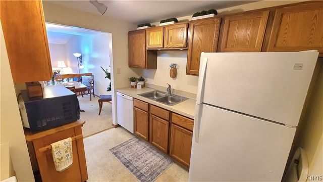 128 Sudbury Drive, Salina, NY 13088