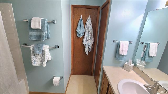 128 Sudbury Drive, Salina, NY 13088