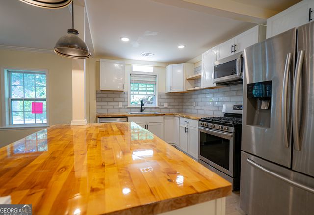 466 Lake Drive, Hapeville, GA 30354