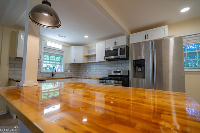 466 Lake Drive, Hapeville, GA 30354