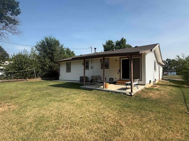 1920 E Fairchild St, Park City, KS 67219