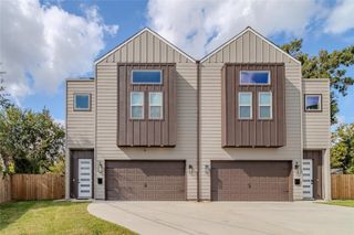 5901 Crest Court A, Houston, TX 77033