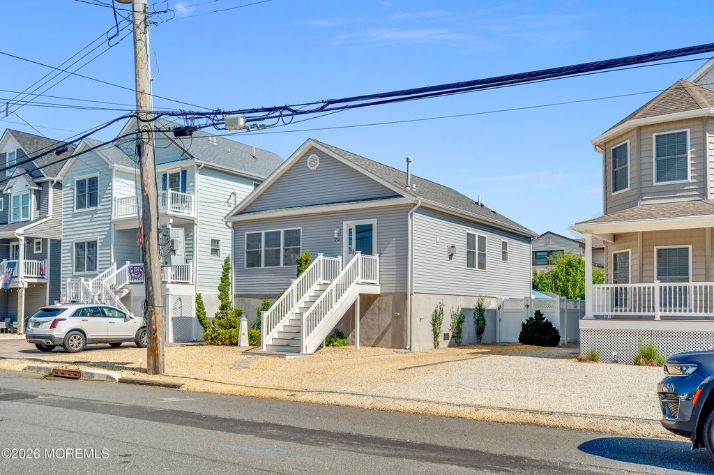 212 Eisenhower Avenue, Ortley Beach, NJ 08751