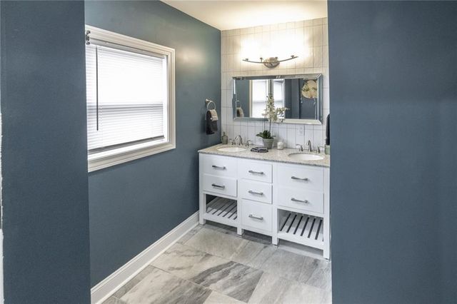 2710 Paseo Boulevard, Kansas City, MO 64109