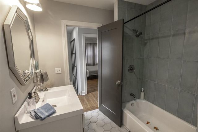 2710 Paseo Boulevard, Kansas City, MO 64109