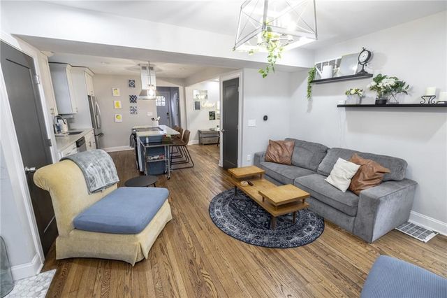 2710 Paseo Boulevard, Kansas City, MO 64109