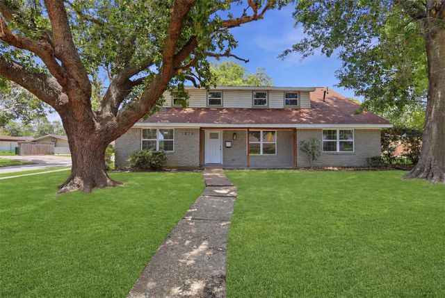 7826 Twin Hills Drive, Houston, TX 77071
