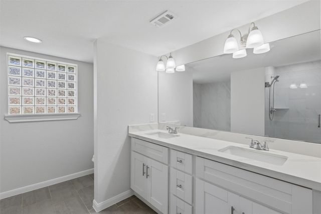 7826 Twin Hills Drive, Houston, TX 77071