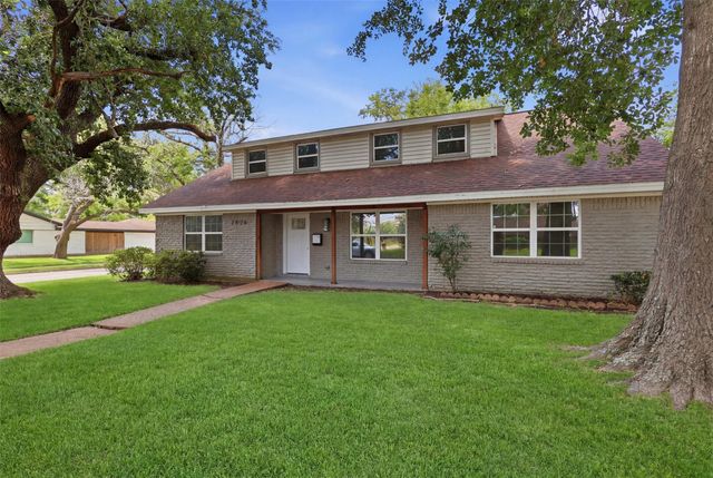 7826 Twin Hills Drive, Houston, TX 77071