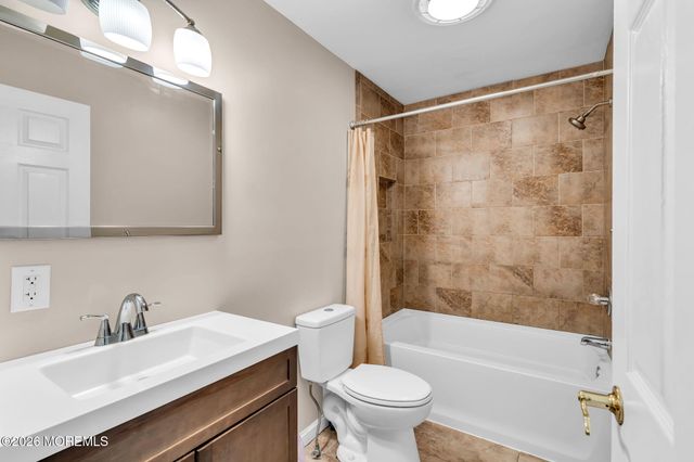 1240 Broadway Boulevard, Toms River, NJ 08757