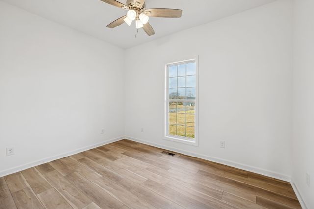 125 Makinley Dr, Lafayette, TN 37083