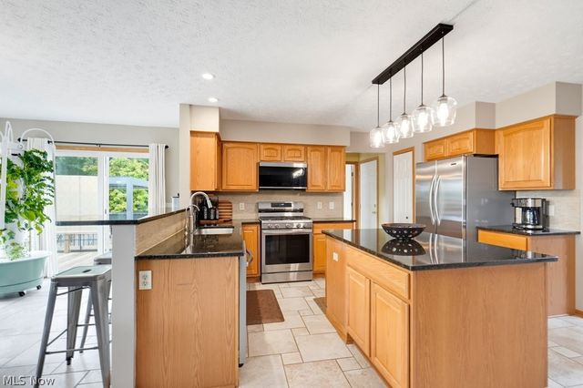 8874 Oliver Court, North Ridgeville, OH 44039