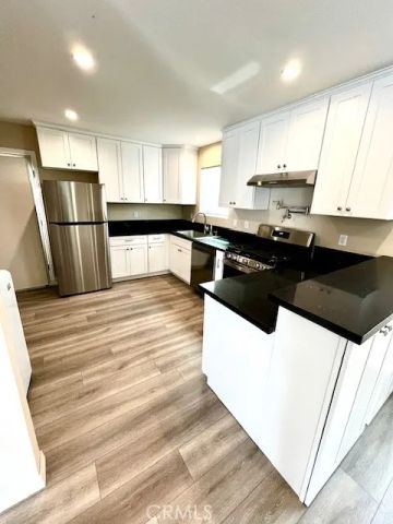 2002 W 106th, Los Angeles, CA 90047