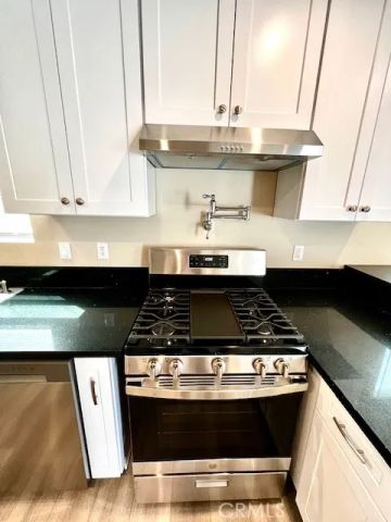 2002 W 106th, Los Angeles, CA 90047