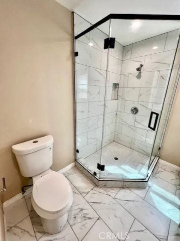 2002 W 106th, Los Angeles, CA 90047