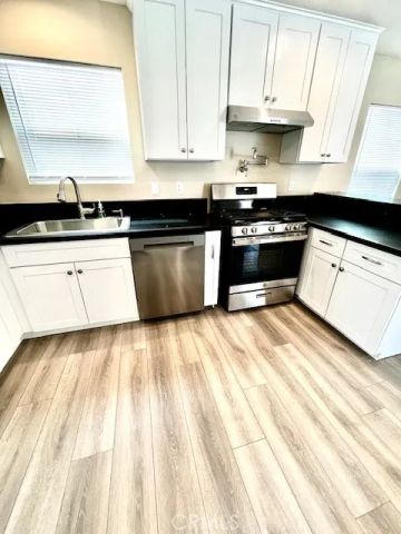 2002 W 106th, Los Angeles, CA 90047