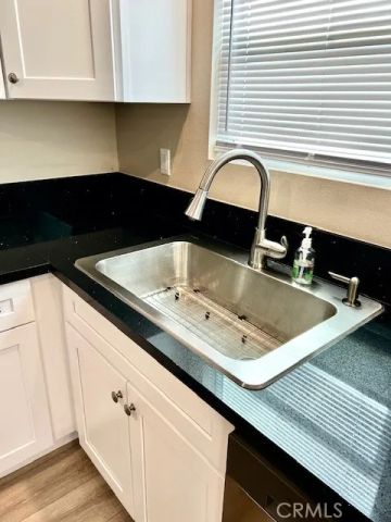 2002 W 106th, Los Angeles, CA 90047