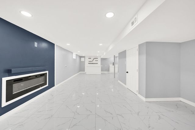 7826 S Christiana Avenue, Chicago, IL 60652