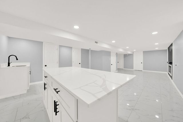 7826 S Christiana Avenue, Chicago, IL 60652