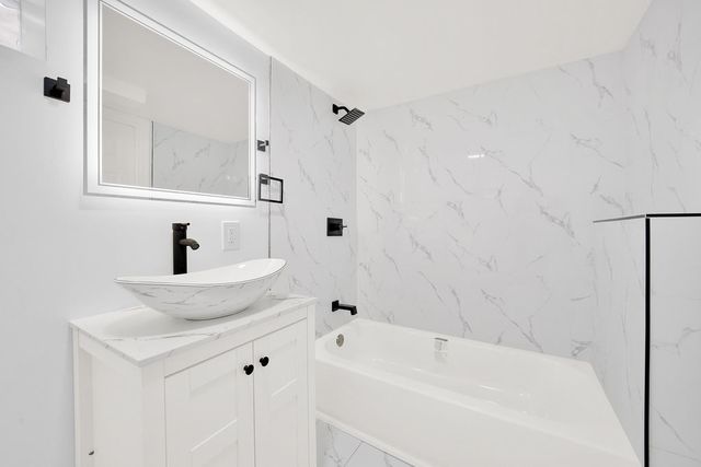 7826 S Christiana Avenue, Chicago, IL 60652