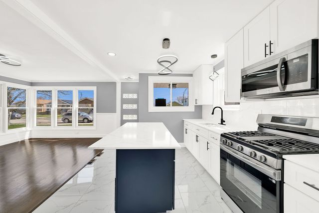 7826 S Christiana Avenue, Chicago, IL 60652