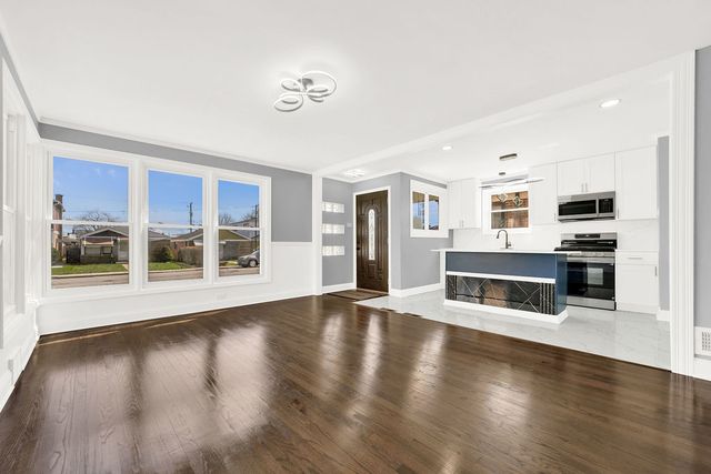 7826 S Christiana Avenue, Chicago, IL 60652