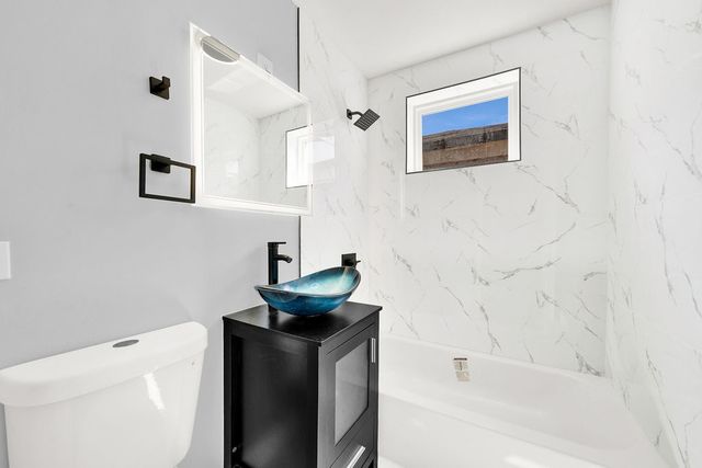 7826 S Christiana Avenue, Chicago, IL 60652