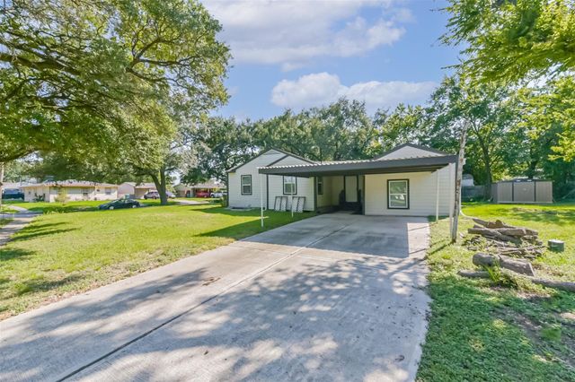 1102 W Hart Avenue, Pasadena, TX 77506