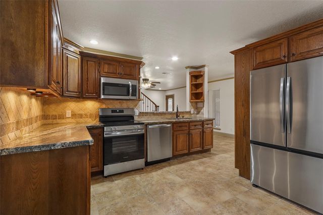 4800 Heathrow Lane, Alvin, TX 77511