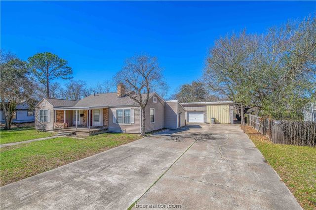 706 Edgemore Drive, Bryan, TX 77802