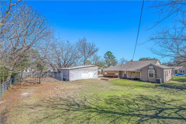 706 Edgemore Drive, Bryan, TX 77802