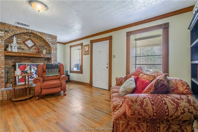 706 Edgemore Drive, Bryan, TX 77802